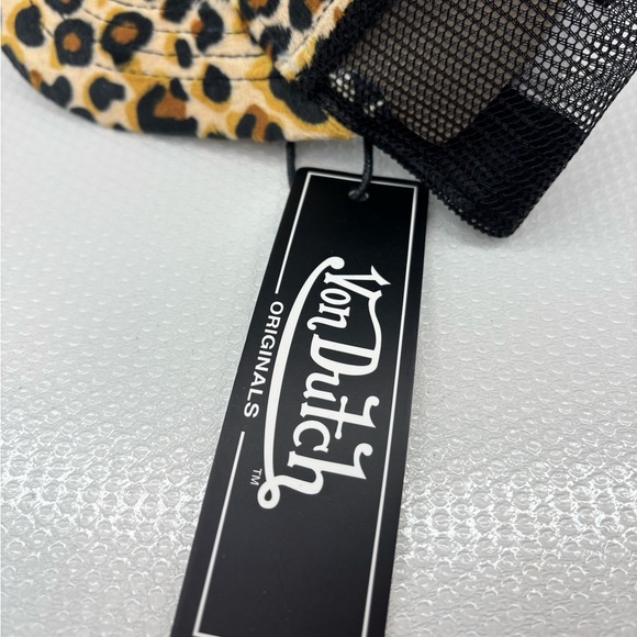 Von Dutch Velvet Leopard Trucker Hat - Picture 6 of 6